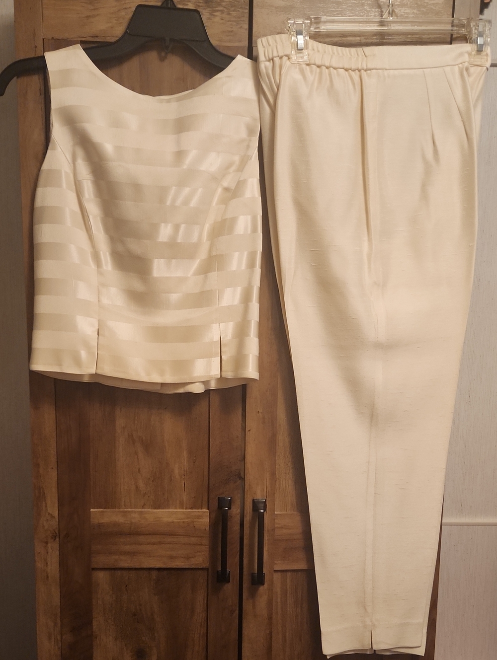 Lois Snyder Dani Max Cream/Ivory Stripe Top and High-Waist Pantsuit-Petite
